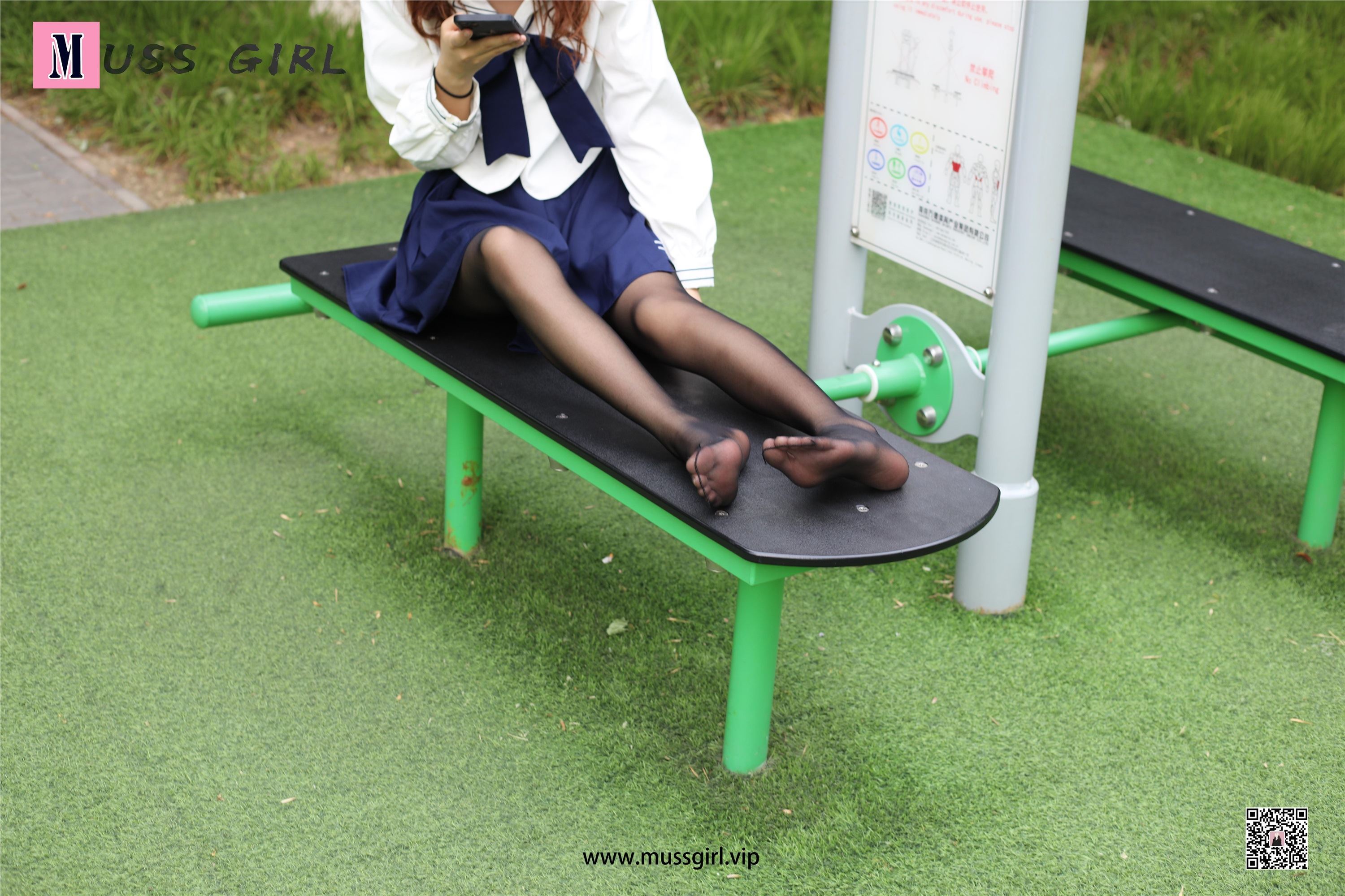 MussGirl慕丝女郎  NO.216 草地JK制服黑丝4